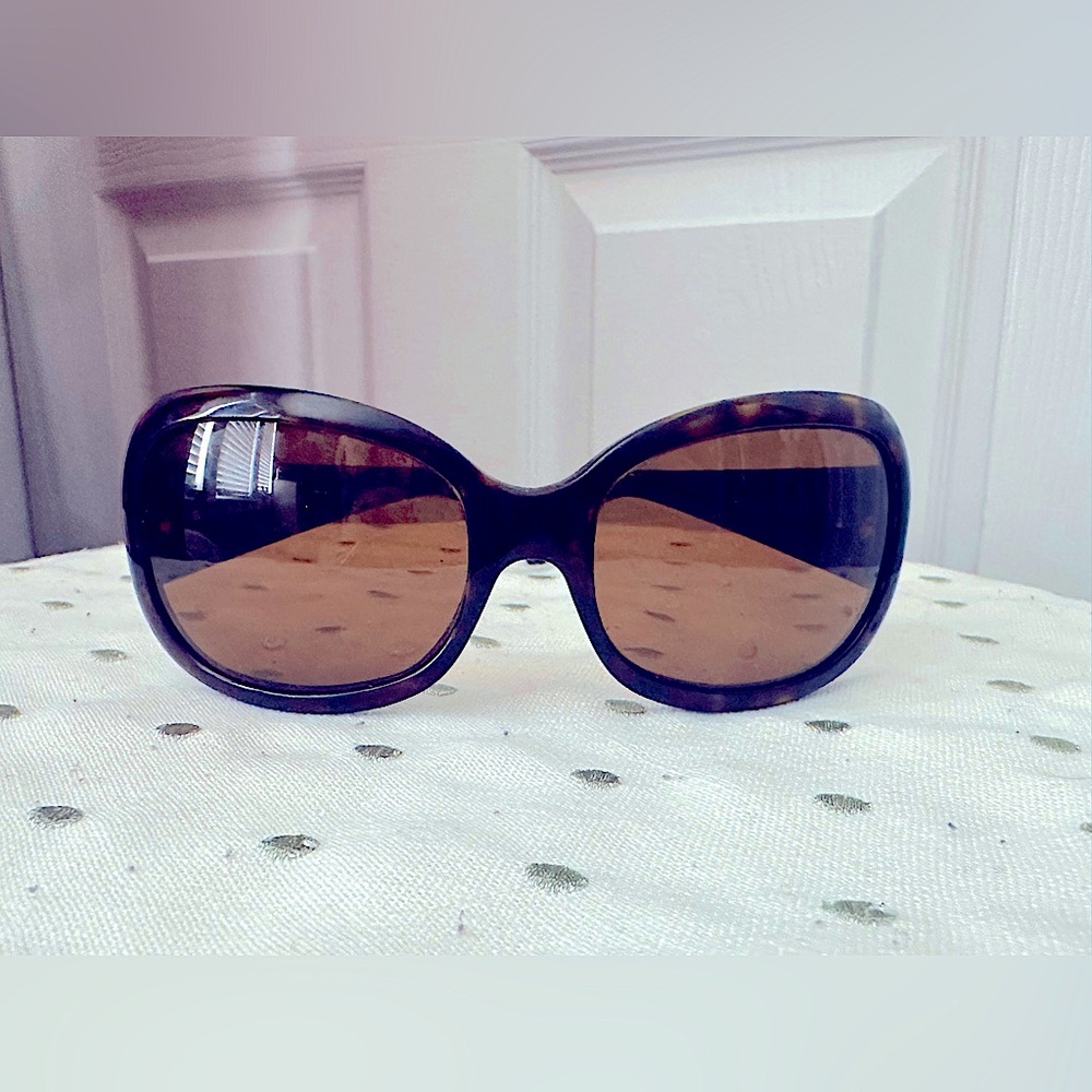 PRADA sunglasses for women brown. Condition is Pre-owned. Ship with USPS Ground